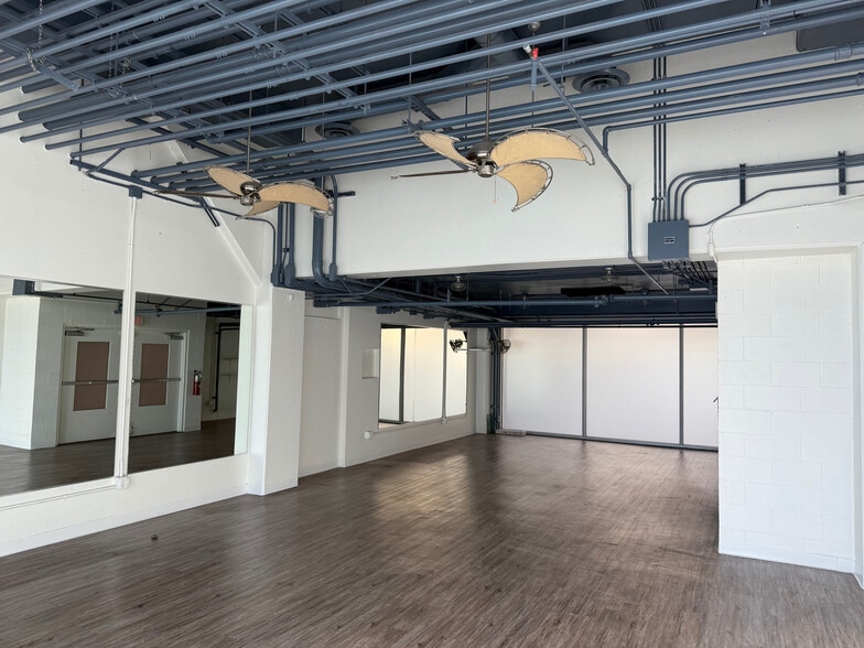 More Photos Of 175 S Ventura Ave, Ventura Apartments For Lease