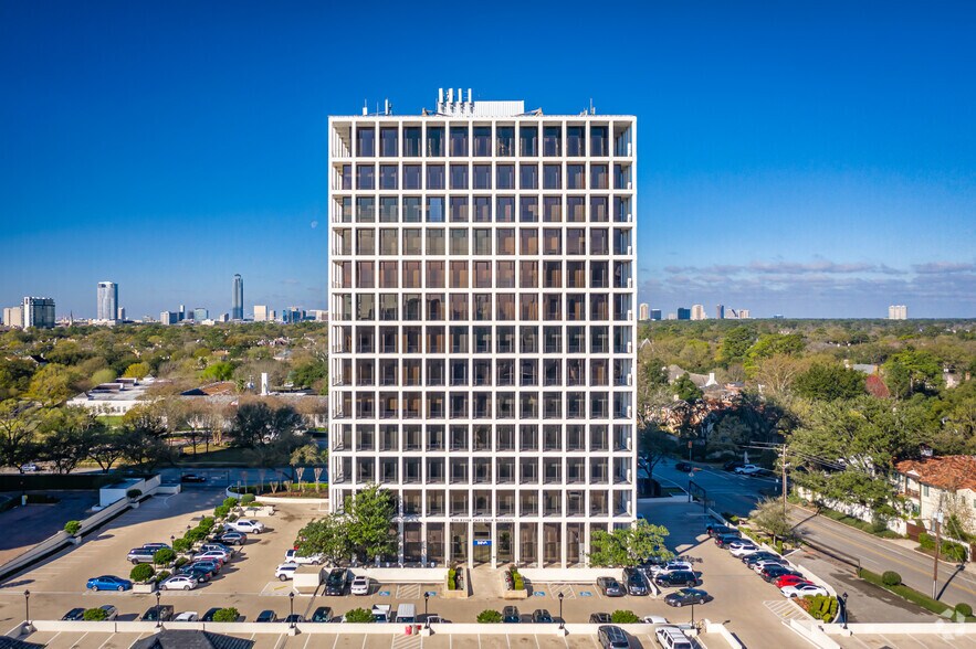 More Photos Of 2001 Kirby Dr, Houston Office For Lease