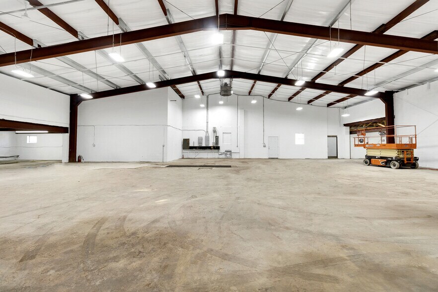 More Photos Of 65 Atlas Rd, Uniontown Manufacturing For Sale