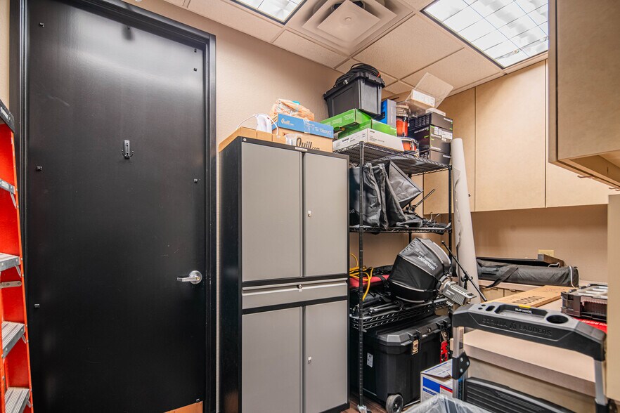 More Photos Of 12515 W Bell Rd, Surprise Office For Lease