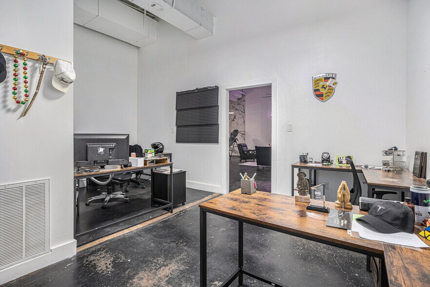 More Photos Of 6933 Olson Ln, Pasadena Service For Sale