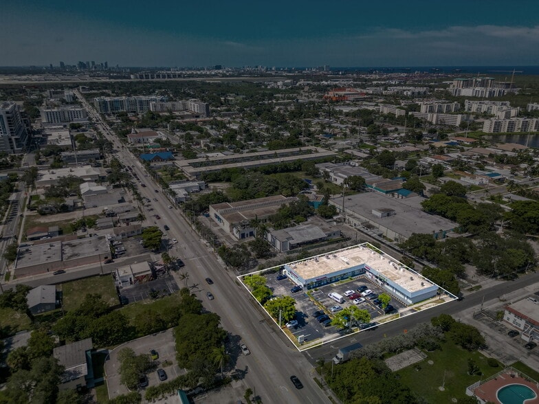 More Photos Of 265 S Federal Hwy, Dania Beach Storefront For Lease