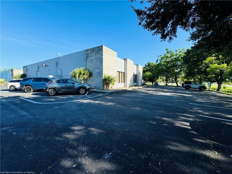 More Photos Of 346 E Royal Palm St, Lake Placid Office For Sale