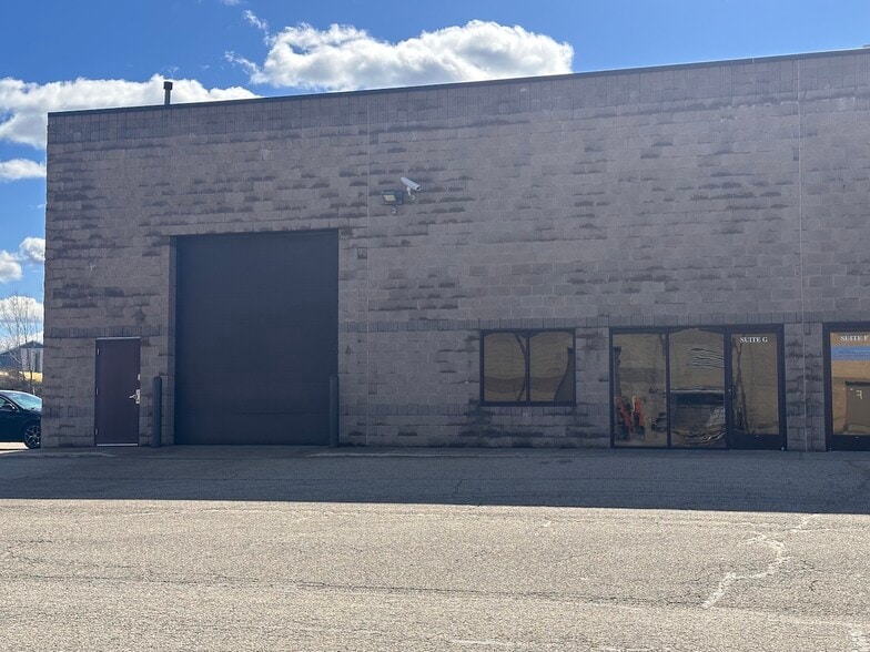 More Photos Of 3408 Busch Dr SW, Grandville Manufacturing For Sale