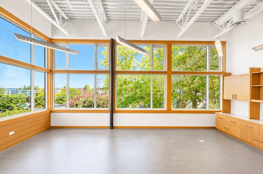 More Photos Of 630 6th St S, Kirkland Office For Lease
