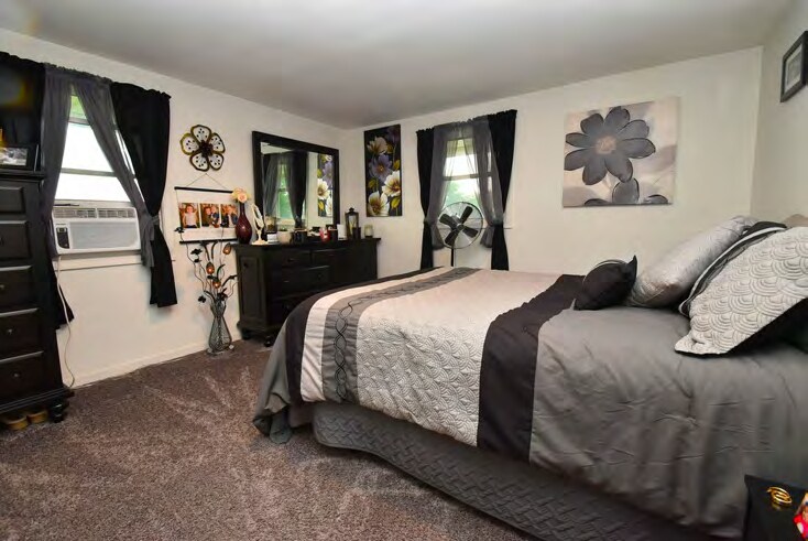More Photos Of 517 E Monroe St, Metamora Multifamily For Sale
