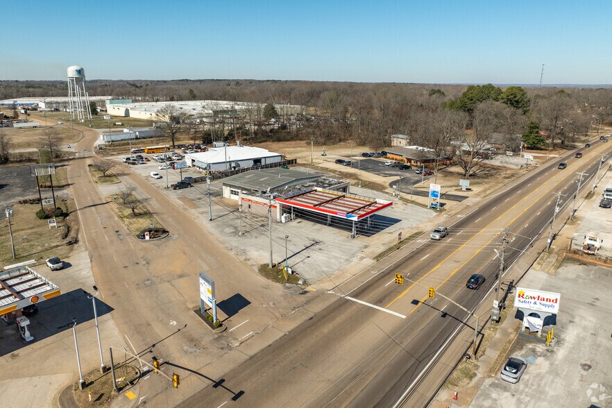 More Photos Of 1911 S Highland Ave, Jackson Service Station For Lease
