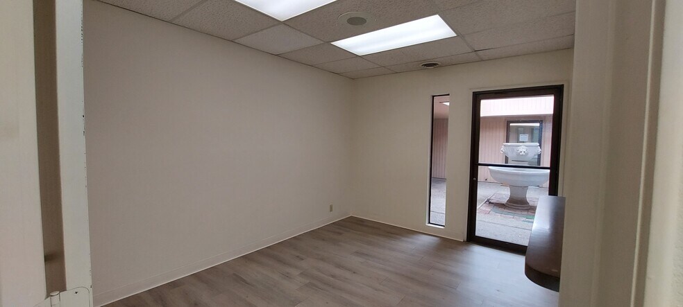 More Photos Of 367 Del Norte Ave, Yuba City Office For Lease