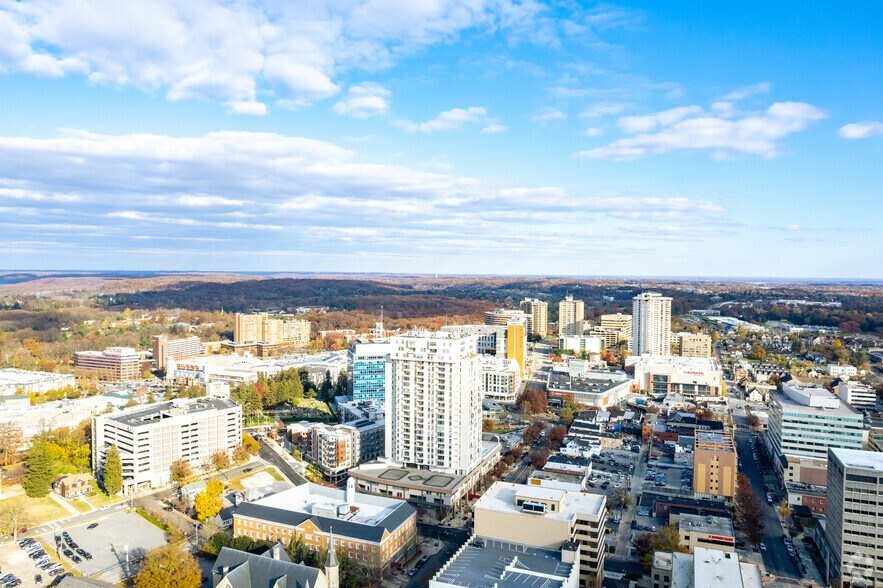 More Photos Of 22 W Allegheny Ave, Towson Office For Lease