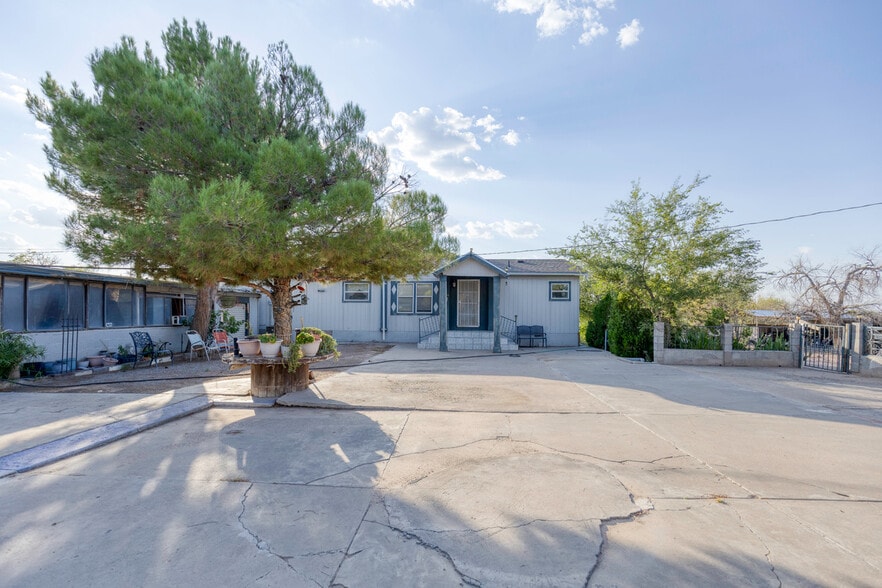More Photos Of 611 W Main St, Fabens Apartments For Sale