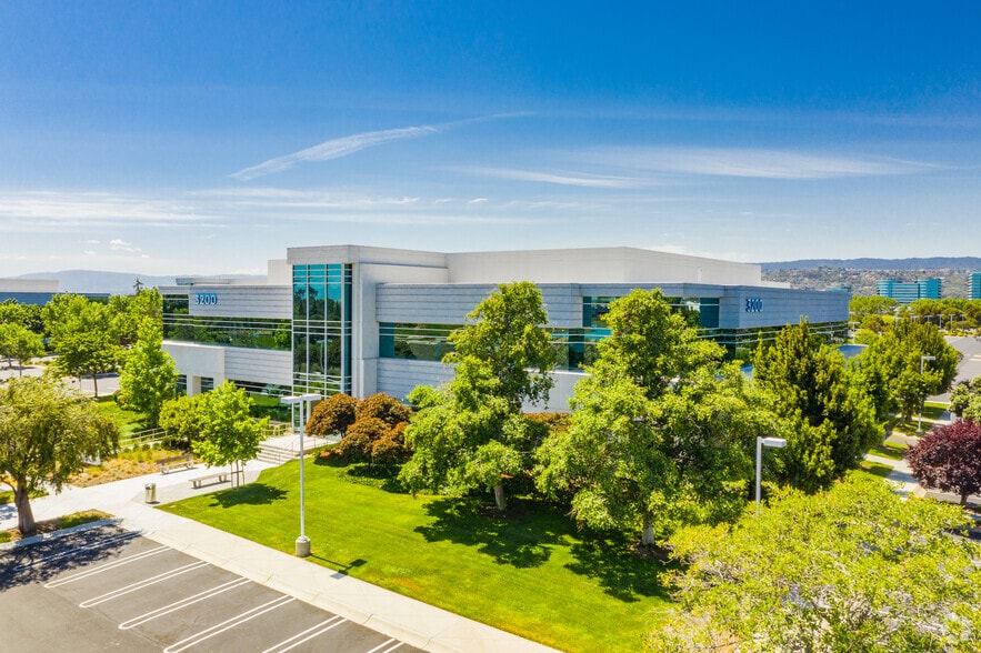 More Photos Of 1400 Bridge Pky, Redwood City Unknown For Lease