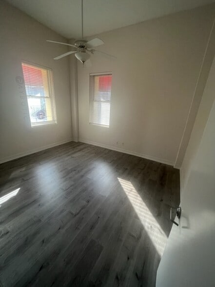 More Photos Of 120 S Dixie Hwy, West Palm Beach Storefront Retail Office For Lease