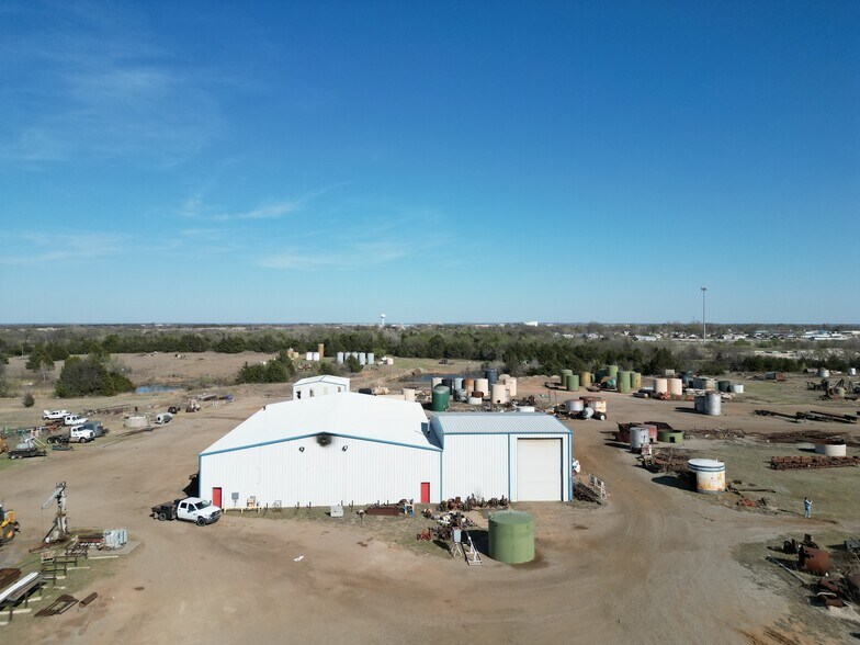 More Photos Of 601 E Pine St, Cushing Truck Terminal For Sale