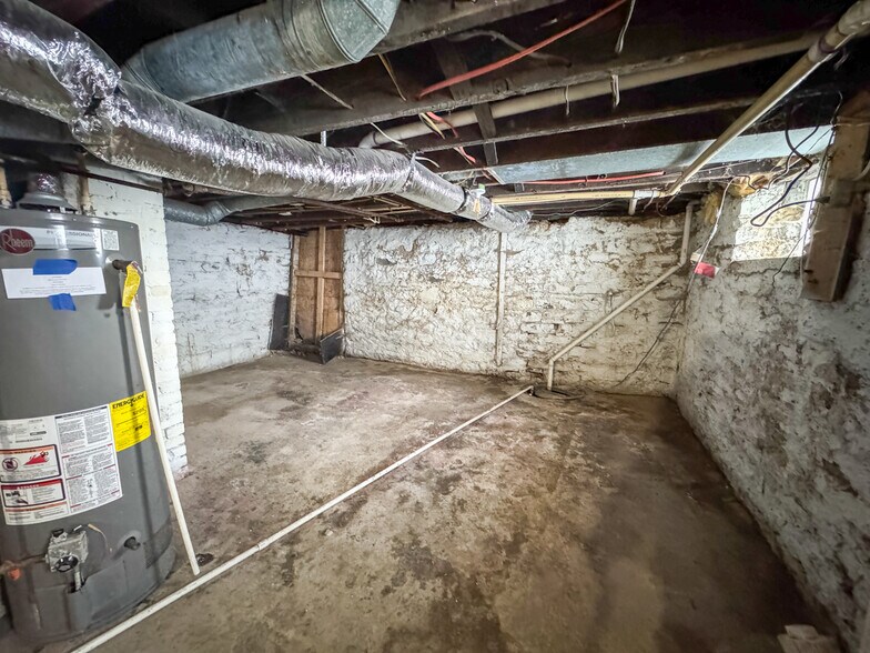 More Photos Of 1220-1222 Parsons Ave, Columbus Storefront Retail Residential For Sale