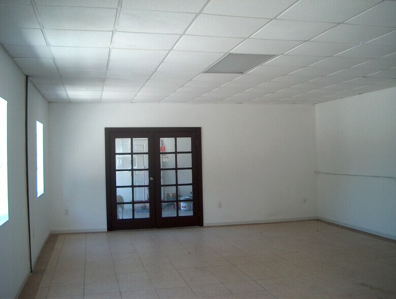 More Photos Of 6745 N Old Dixie Hwy, Fort Pierce Warehouse For Lease