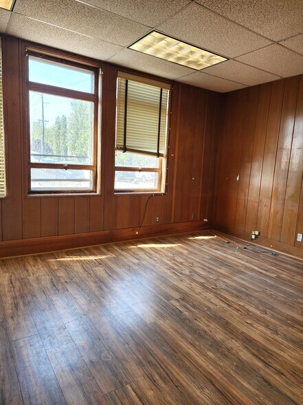 More Photos Of 3331 Washington Way, Longview Office For Lease