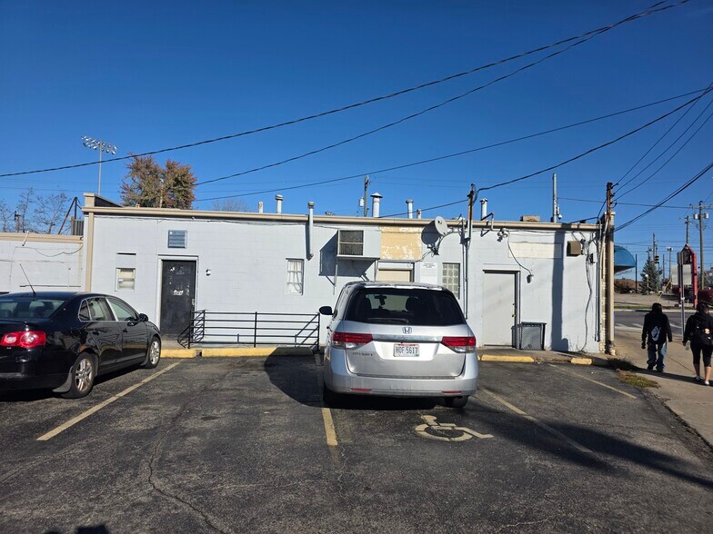 More Photos Of 5209 Glenway Ave, Cincinnati Freestanding For Sale