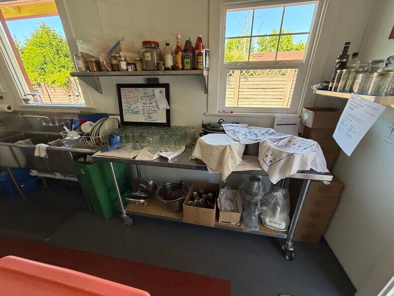 More Photos Of 720 E Washington St, Petaluma Office For Sale