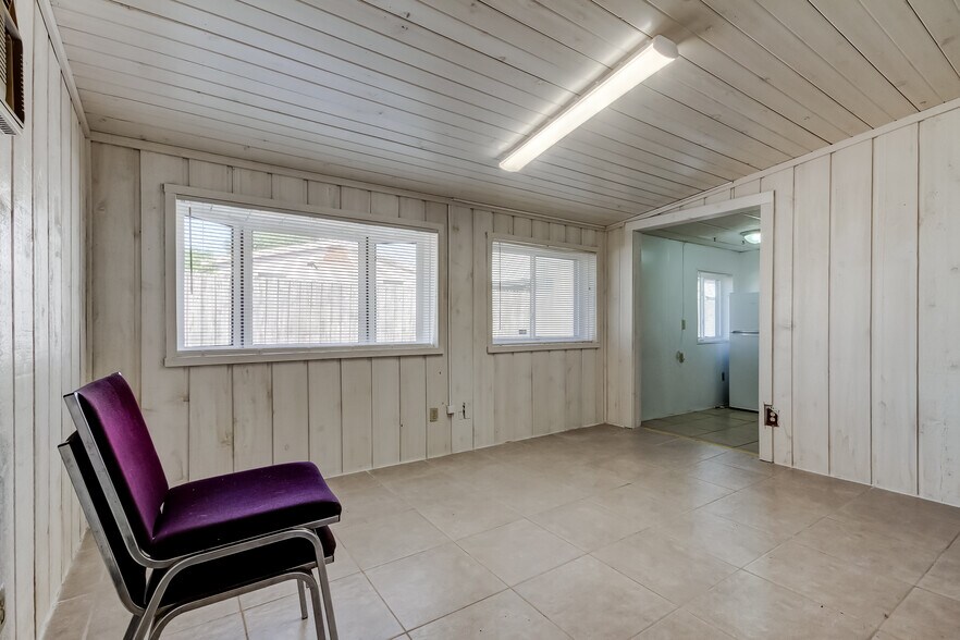 More Photos Of 4539 Mile Stretch Dr, Holiday Office For Sale