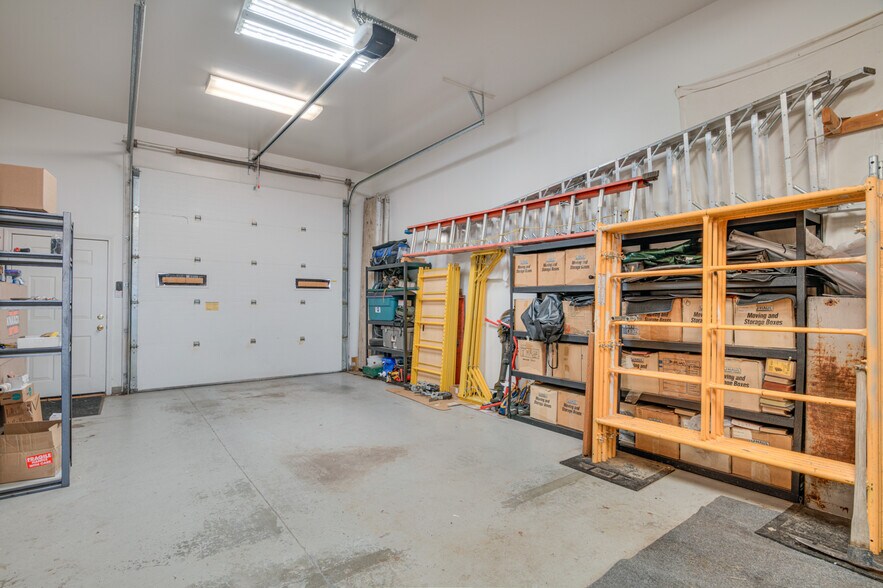 More Photos Of 723 N Curtis Ct, Sisters Industrial For Sale