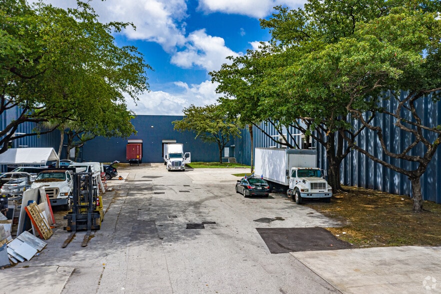 1571 N Powerline Rd, Pompano Beach, FL 33069 Industrial For Lease