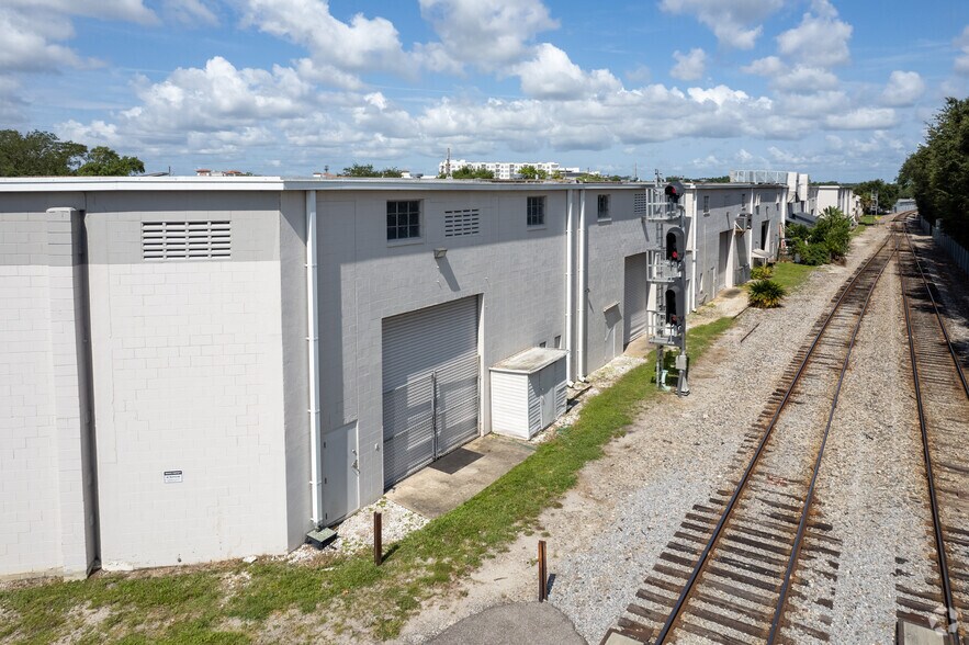 More Photos Of 1106-1128 Solana Ave, Winter Park Warehouse For Lease