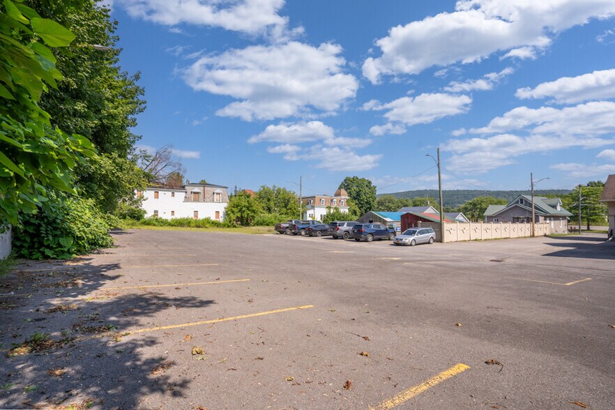 More Photos Of 142-146 E Main St, Ilion Specialty For Sale