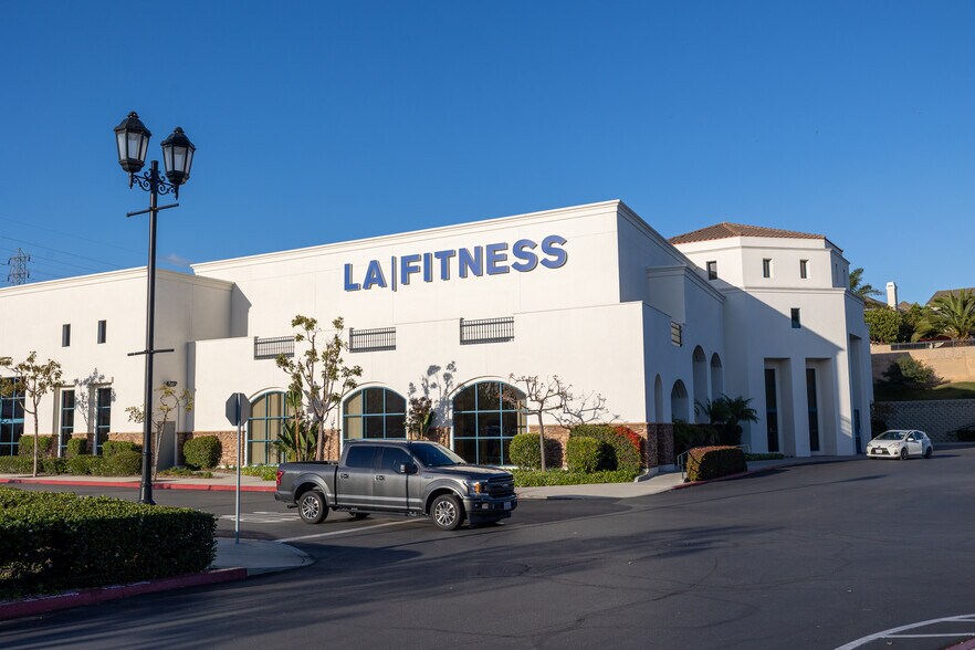 More Photos Of 1746 S Victoria Ave, Ventura Unknown For Lease