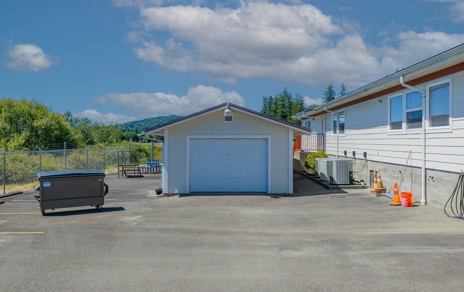 More Photos Of 307 Highway 42 E, Coquille Industrial For Sale