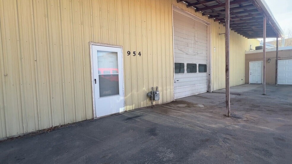 Primary Photo Of 954 E 100 N, Payson Distribution For Sale