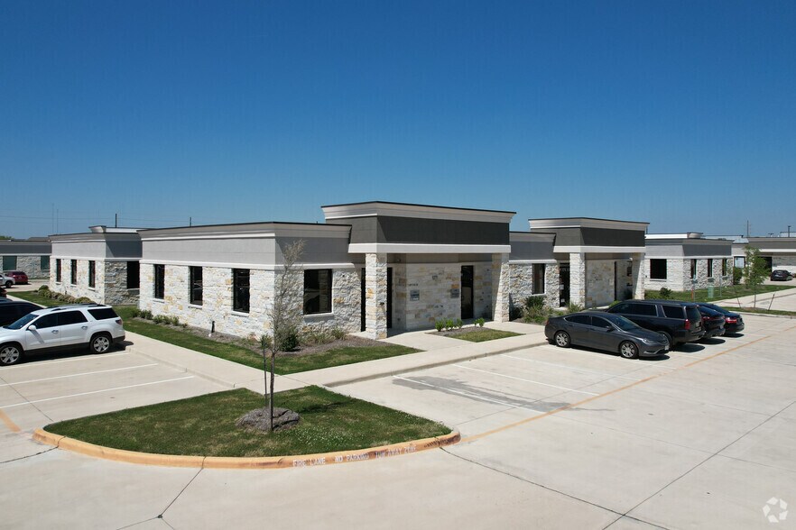 More Photos Of 3129 Kingsley Dr, Pearland Medical For Lease