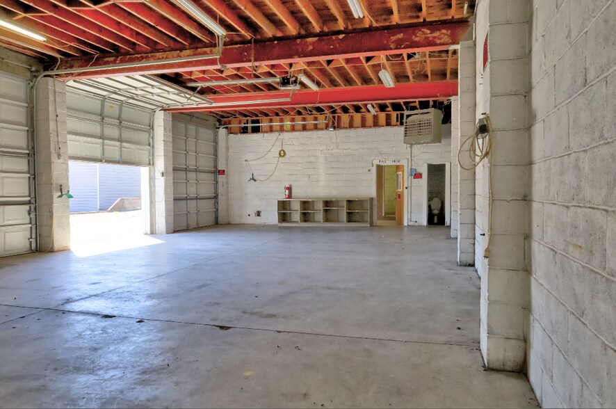 More Photos Of 419 E Main St, Mount Sterling Warehouse For Lease
