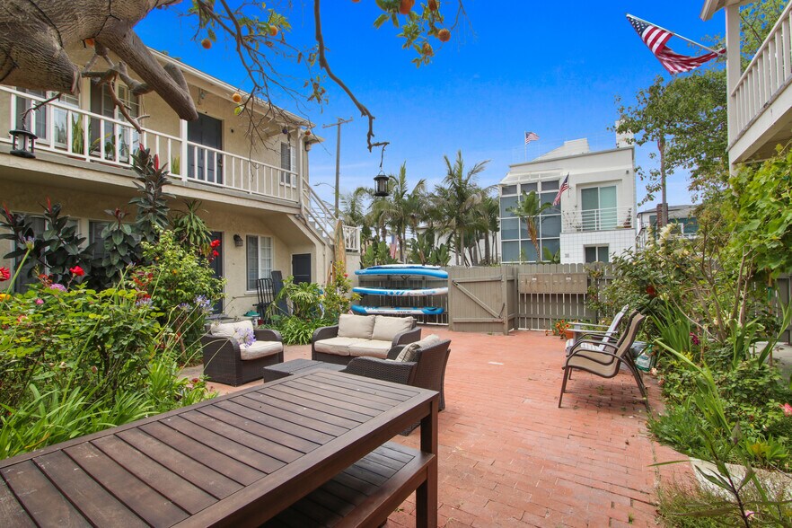 More Photos Of 5901 E Ocean Blvd, Long Beach Apartments For Sale