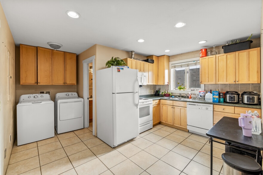 More Photos Of 1117 Lincoln Ave, Steamboat Springs Freestanding For Sale