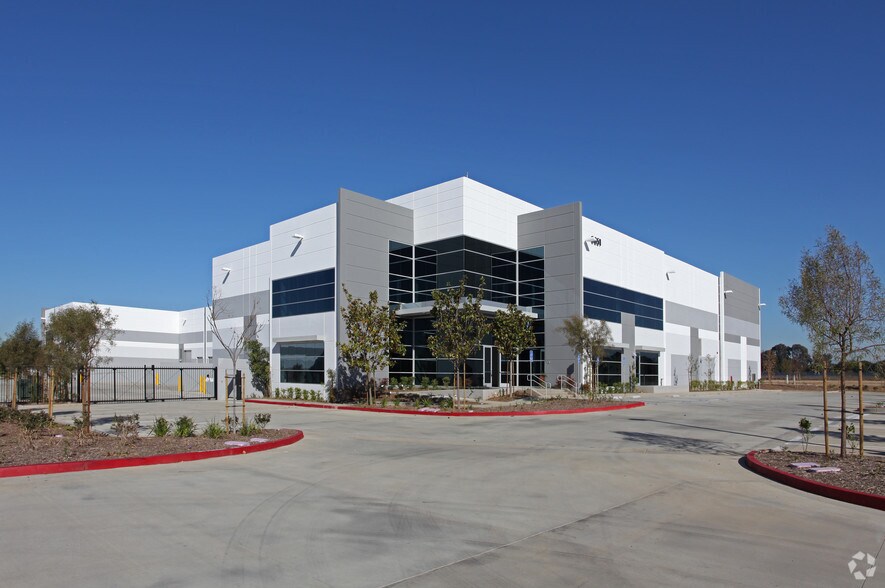 Primary Photo Of 3851 Schaufele Ave, Long Beach Manufacturing For Lease