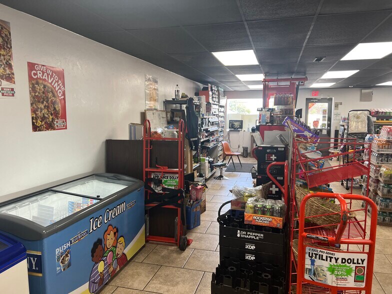 More Photos Of 600 E Main St, Geronimo Convenience Store For Sale