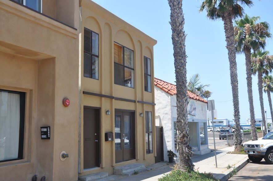More Photos Of 4741 Point Loma Ave, San Diego Storefront Retail Residential For Lease