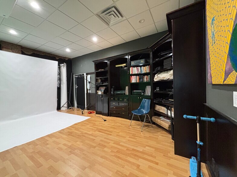More Photos Of 231 W 4th St, Winston-Salem Office For Lease
