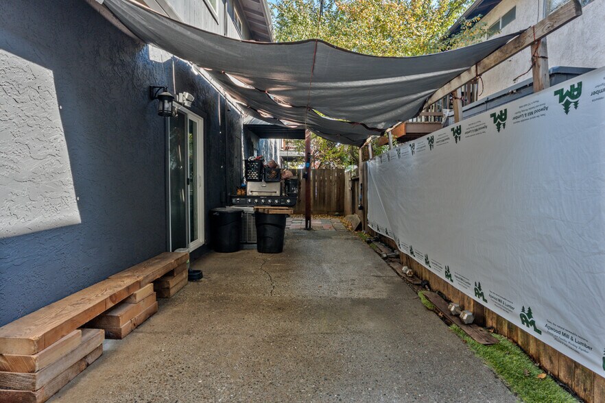 More Photos Of 2020 S Dora St, Ukiah Apartments For Sale