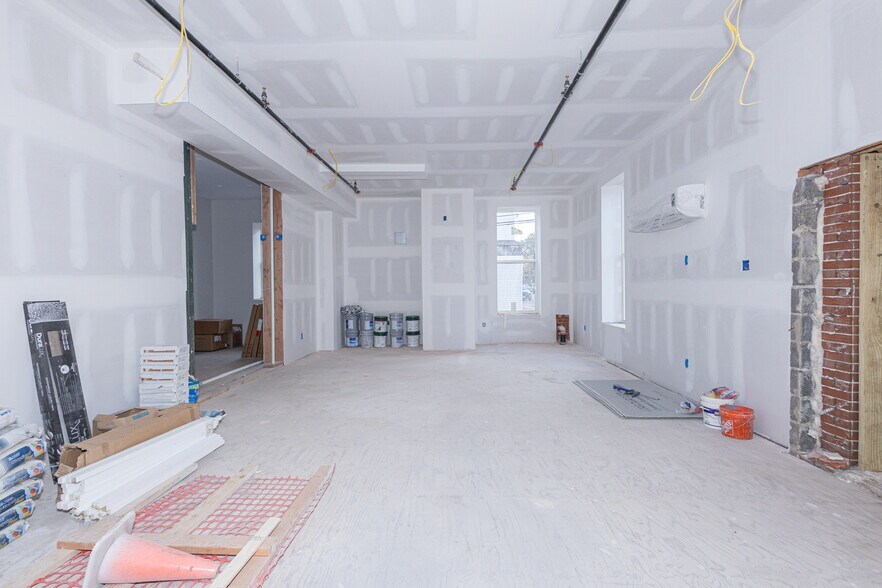 More Photos Of 22 N King St, Gloucester City Storefront Retail Residential For Lease