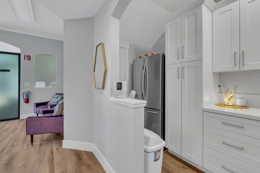 More Photos Of 160 Cherry Ave, Auburn Office Residential For Sale