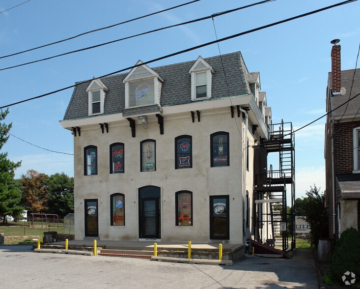 Primary Photo Of 641 Old Elm St, Conshohocken Bar For Lease
