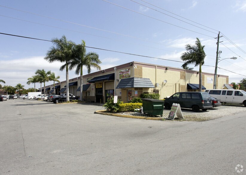 More Photos Of 8725 NW 117th St, Hialeah Warehouse For Lease