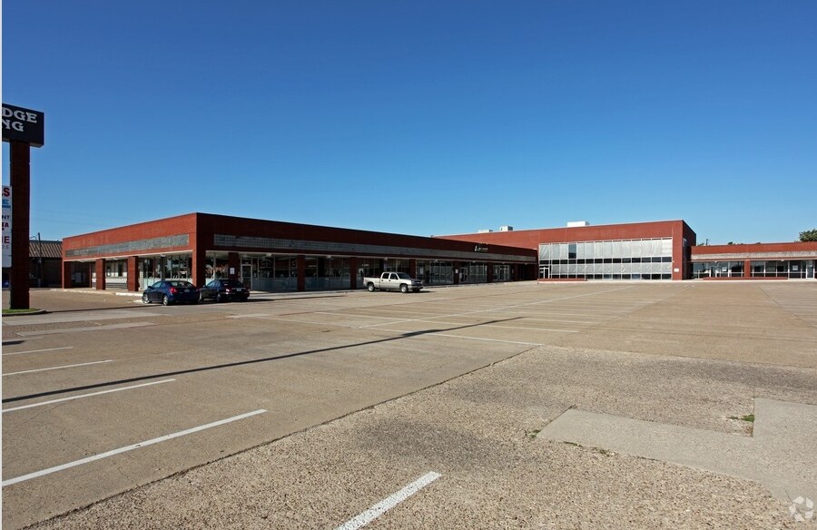 More Photos Of 111 S Cedar Ridge Dr, Duncanville Coworking Space