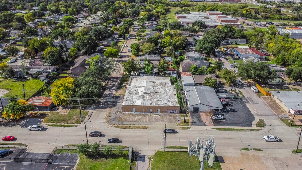 More Photos Of 1018 Shaver St, Pasadena Warehouse For Sale
