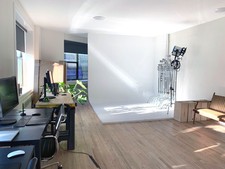 More Photos Of 195-199 Havemeyer St, Brooklyn Storefront Retail Office For Lease