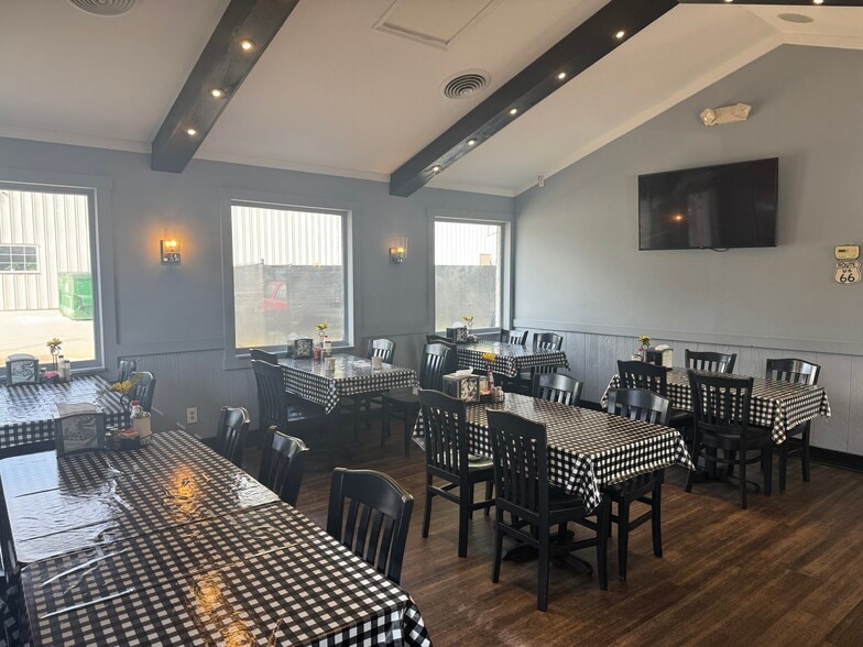 More Photos Of 4017 NE Canton Rd, Marietta Restaurant For Sale