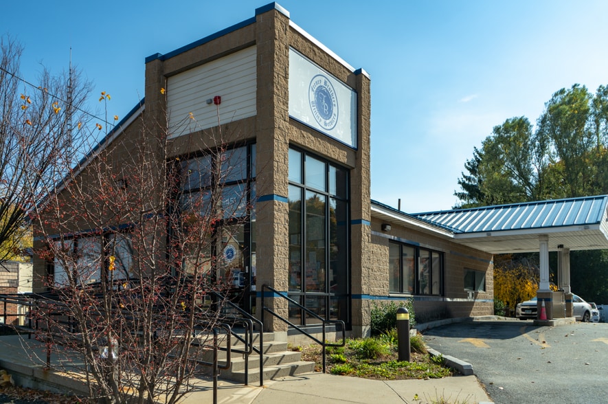 More Photos Of 451 Lincoln St, Worcester Storefront For Lease