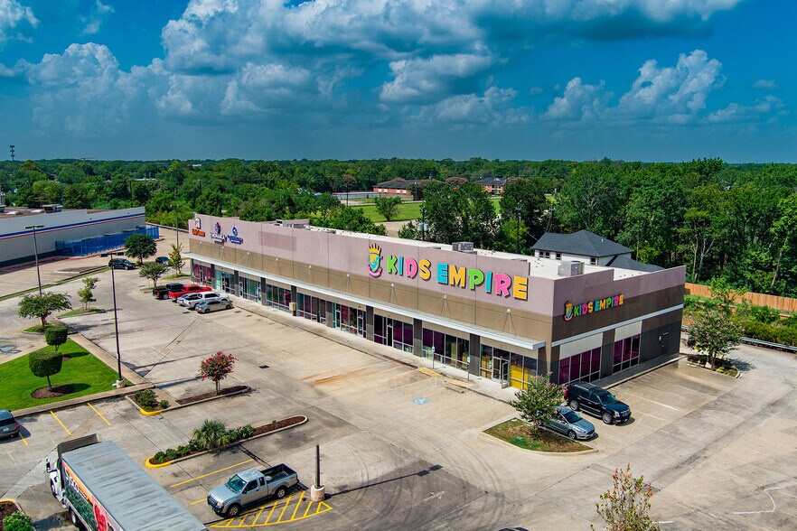 More Photos Of 10404 Gulf Fwy, Houston Storefront For Lease