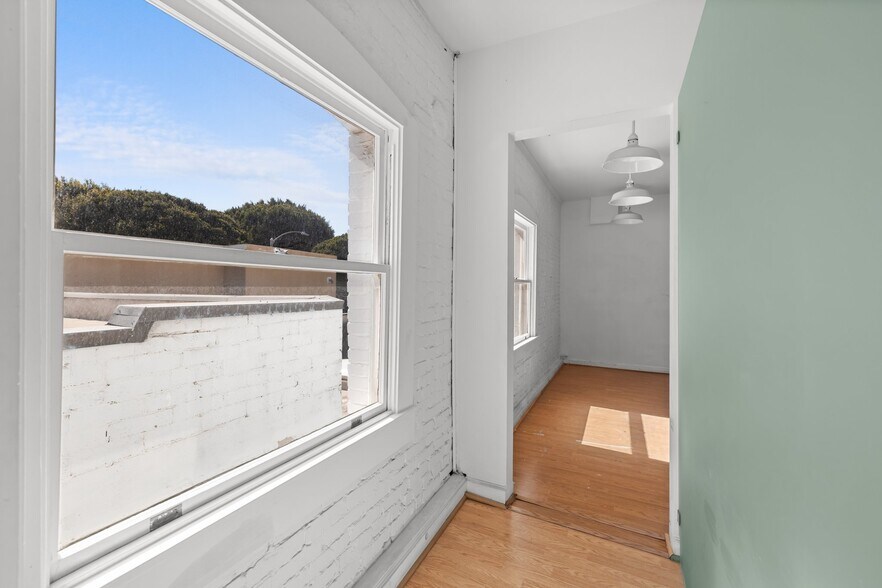 More Photos Of 2917-2921 Main St, Santa Monica Storefront Retail Office For Lease